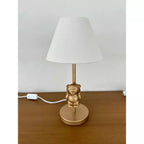 Abajur de Mesa Coroa Dourado com Cúpula Bege